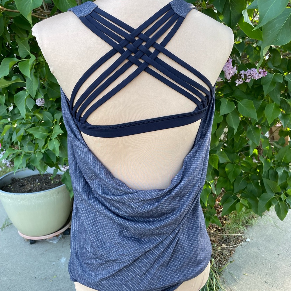 Lululemon tank 8